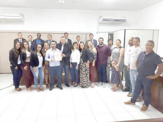 ARLINDO AZEVEDO RECEBE MOÇÃO DE APLAUSOS NA CÂMARA  MUNICIPAL DE  PATY DO ALFERES