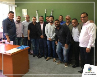 JUNINHO BERNARDES RECEBE COMITIVA DA SECRETARIA DAS CIDADES