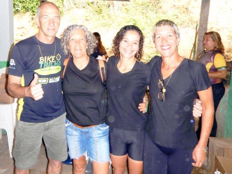 Evento reúne cerca de 400 ciclistas