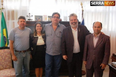 Em Miguel Perreira, Claudio Valente reúne a imprensa