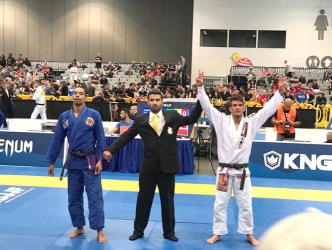 A VOLTA POR CIMA DE IVANILSON LUIZ