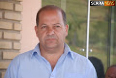 Rachid antecipa segunda parcela do 13º salário