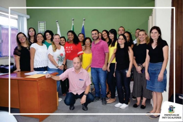 PREFEITO JUNINHO BERNARDES EMPOSSA MAIS 18 CONCURSADOS