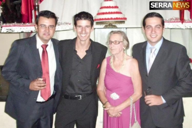 Dona Cida, de Conrado, comemora 80 anos de vida.