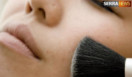 Corretivos coloridos são a nova aposta da maquiagem