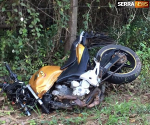 Motociclista fica ferido em batida com van em Miguel Pereira, no Sul do Rio