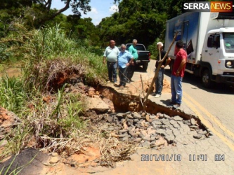 Prefeito Juninho mostra preocupação com as fortes chuvas de verão que castiga a cidade nos meses de janeiro e fevereiro