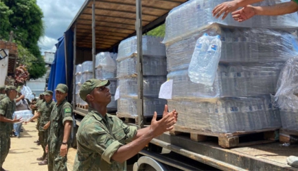 Marinha do Brasil  auxilia na logística de  entrega de donativos  em Barra do Piraí
