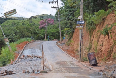 Prefeitura de Paty inicia calçamento na Estrada de Palmares