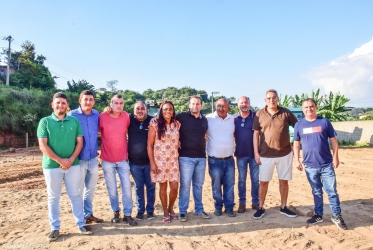 Juninho anuncia  construção de novo  espaço esportivo  em Arcozelo