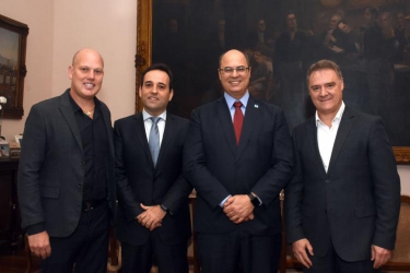 O PREFEITO ANDRÉ PORTUGUÊS E GOVERNADOR WILSON WITZEL CONVIDAM O CHOCOLATES LUGANO E CERVEJARIA RASEN BIER DE GRAMADO ACEITAM VIR PARA MIGUEL PEREIRA