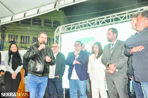 Prefeito Maneko e governador Cláudio Castro  inauguram Casa do Trabalhador